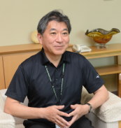 松本忠男く
